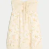 Mini sukienka babydoll bez ramiączek z falbanami Mini sukienka babydoll bez ramiączek z falbanami