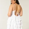 Mini sukienka babydoll z dekoltem w szpic i falbanami Mini sukienka babydoll z dekoltem w szpic i falbanami