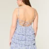 Mini sukienka babydoll z falbanami i dekoltem w szpic Mini sukienka babydoll z falbanami i dekoltem w szpic