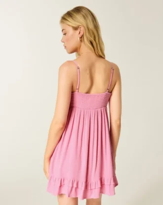 Mini sukienka babydoll z wykończeniem sznurkowym