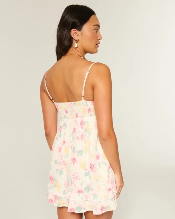 Mini sukienka babydoll z wykończeniem sznurkowym Mini sukienka babydoll z wykończeniem sznurkowym