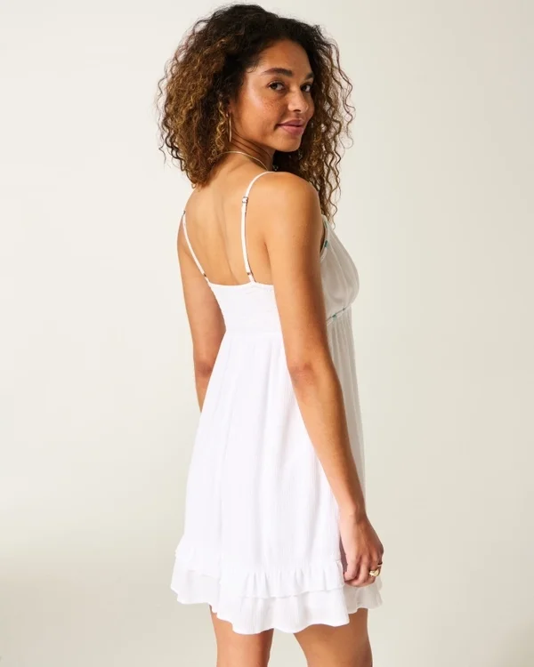 Mini sukienka babydoll z wykończeniem sznurkowym Mini sukienka babydoll z wykończeniem sznurkowym