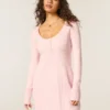 Mini sukienka sweterkowa Babydoll