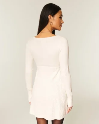 Mini sukienka sweterkowa Babydoll