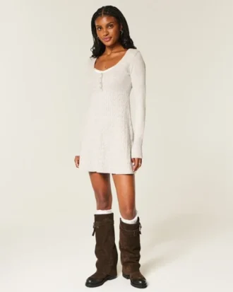 Mini sukienka sweterkowa Babydoll