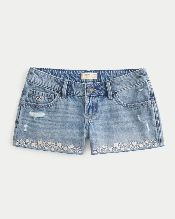 Mini szorty jeansowe z haftem i bardzo niskim stanem Mini szorty jeansowe z haftem i bardzo niskim stanem