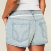 Mini szorty jeansowe z ultra niskim stanem, jasnym wybarwieniem i koronką do wiązania Mini szorty jeansowe z ultra niskim stanem, jasnym wybarwieniem i koronką do wiązania