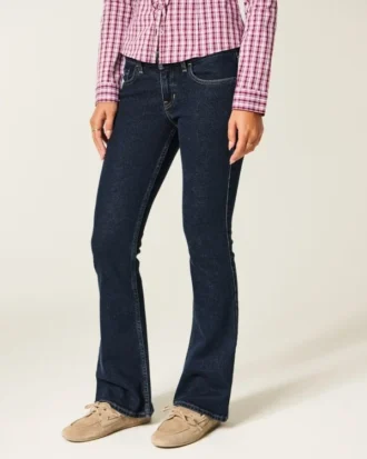 Niskie dżinsy bootcut w ciemnym kolorze Niskie dżinsy bootcut w ciemnym kolorze