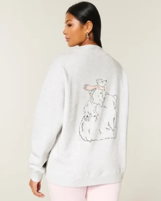 Oversize’owa bluza z golfem i nadrukiem niedźwiedzia Oversize’owa bluza z golfem i nadrukiem niedźwiedzia