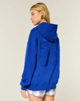 Oversized bluza z kapturem z nadrukiem Class of ’26