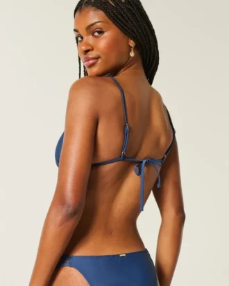 Ozdobny stanik bikini w kształcie trójkąta