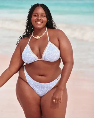Skarpetki bikini w stylu szydełkowym z wysokim stanem