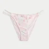 Skarpetki bikini w stylu szydełkowym z wysokim stanem