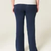 Spodnie z elastyczną talią i rozkloszowanymi nogawkami Spodnie z elastyczną talią i rozkloszowanymi nogawkami