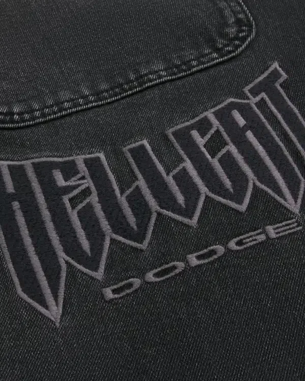 Sprane czarne jeansy baggy z nadrukiem Dodge Hellcat Sprane czarne jeansy baggy z nadrukiem Dodge Hellcat