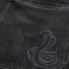 Sprane czarne jeansy skater baggy z haftowanym wężem Sprane czarne jeansy skater baggy z haftowanym wężem