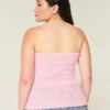 Sweter bez ramiączek w stylu szydełkowym