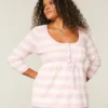 Sweter typu babydoll z dzianiny warkoczowej