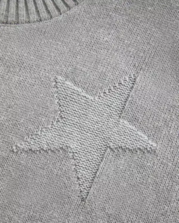 Sweter z łatwym wzorem gwiazdy Sweter z łatwym wzorem gwiazdy