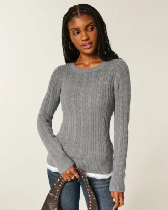 Sweter z dzianiny warkoczowej