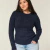 Sweter z dzianiny warkoczowej Sweter z dzianiny warkoczowej