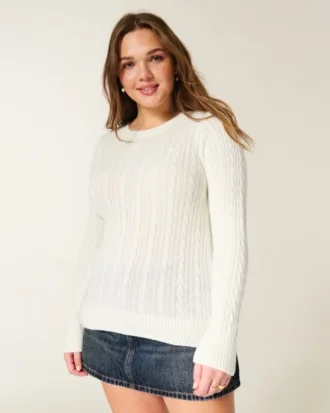 Sweter z dzianiny warkoczowej Sweter z dzianiny warkoczowej