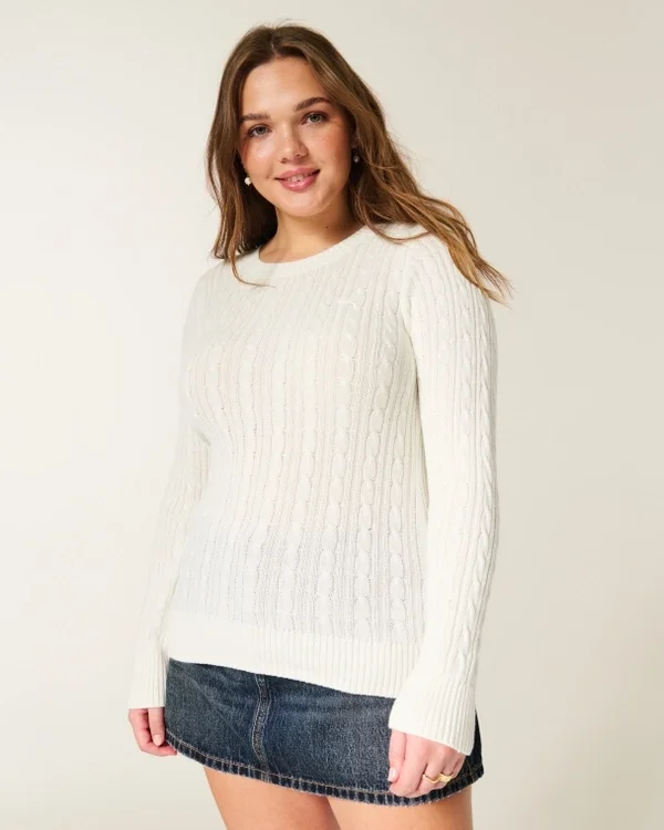 Sweter z dzianiny warkoczowej Sweter z dzianiny warkoczowej