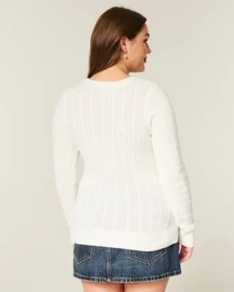 Sweter z dzianiny warkoczowej Sweter z dzianiny warkoczowej