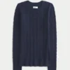 Sweter z dzianiny warkoczowej Sweter z dzianiny warkoczowej