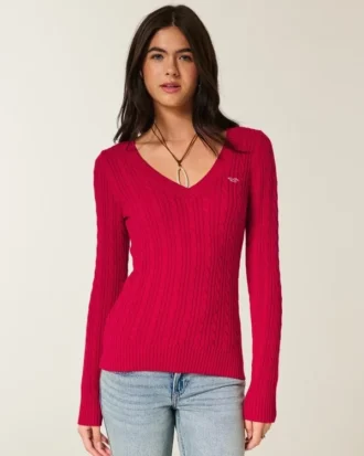Sweter z dzianiny warkoczowej z dekoltem w serek Sweter z dzianiny warkoczowej z dekoltem w serek