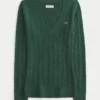 Sweter z dzianiny warkoczowej z dekoltem w serek Sweter z dzianiny warkoczowej z dekoltem w serek