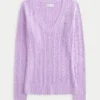 Sweter z dzianiny warkoczowej z dekoltem w serek Sweter z dzianiny warkoczowej z dekoltem w serek