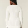 Sweter z dzianiny warkoczowej z dekoltem w serek Sweter z dzianiny warkoczowej z dekoltem w serek