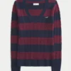 Sweter z dzianiny warkoczowej z dekoltem w serek Sweter z dzianiny warkoczowej z dekoltem w serek