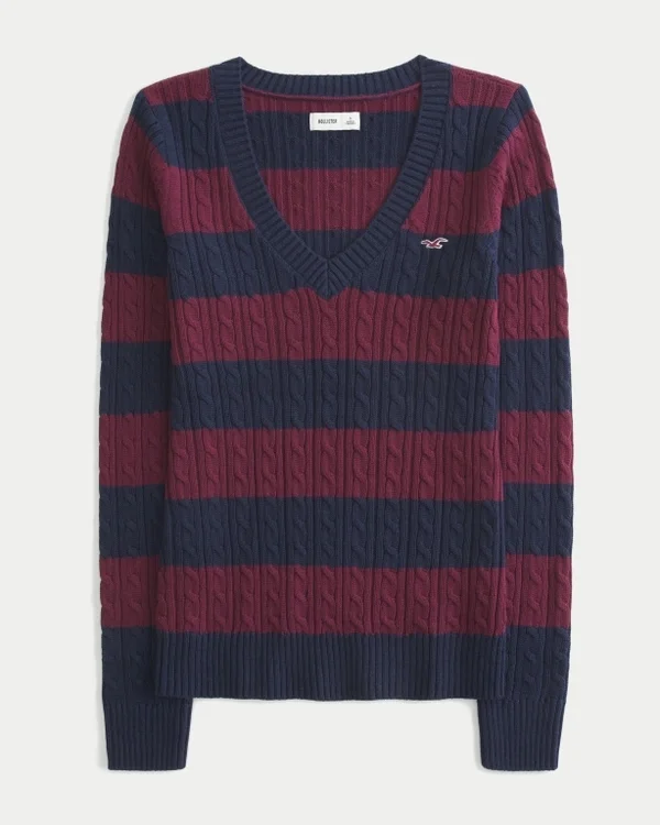 Sweter z dzianiny warkoczowej z dekoltem w serek Sweter z dzianiny warkoczowej z dekoltem w serek
