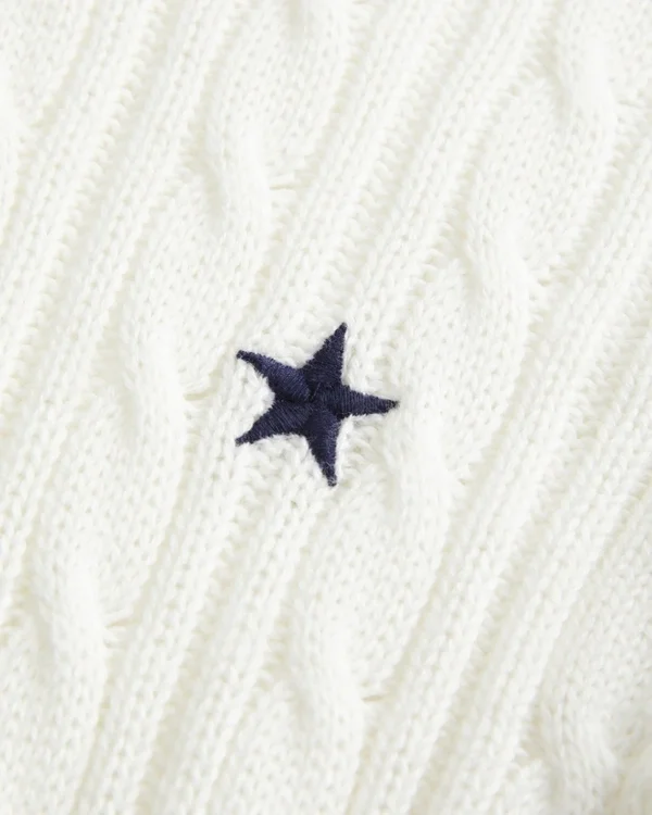 Sweter z dzianiny warkoczowej z gwiazdami Sweter z dzianiny warkoczowej z gwiazdami