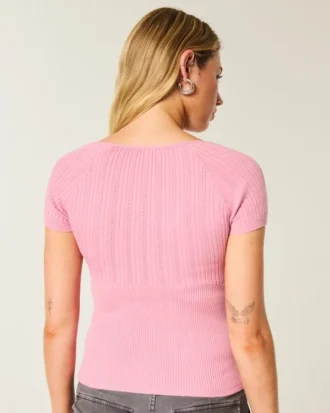 Sweter z krótkim rękawem i kwadratowym dekoltem Sweter z krótkim rękawem i kwadratowym dekoltem