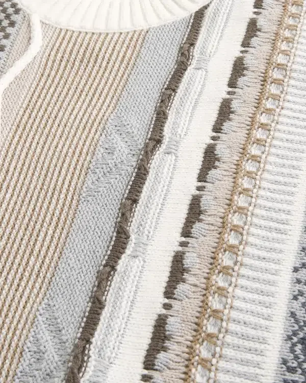 Sweter z okrągłym dekoltem w paski Sweter z okrągłym dekoltem w paski