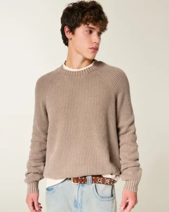 Sweter z pranym dekoltem w serek