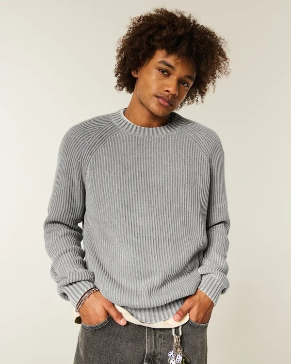 Sweter z pranym dekoltem w serek Sweter z pranym dekoltem w serek