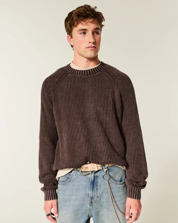 Sweter z pranym dekoltem w serek Sweter z pranym dekoltem w serek