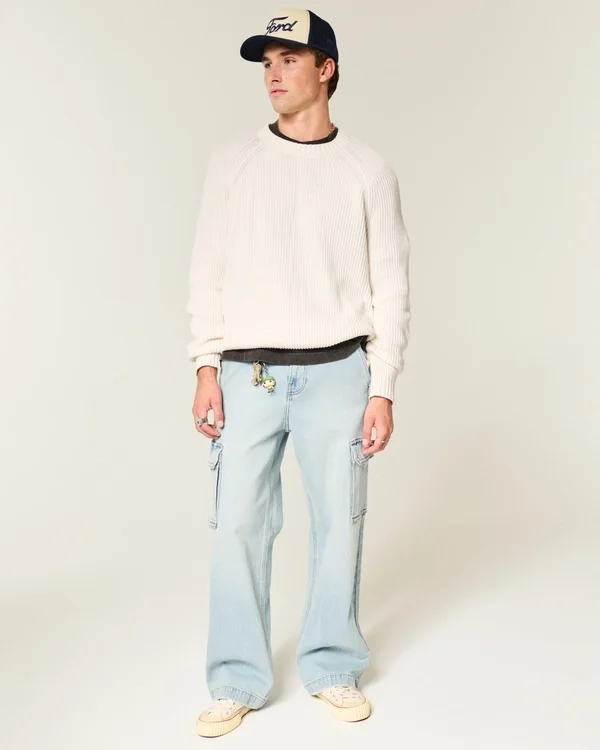 Sweter z pranym dekoltem w serek Sweter z pranym dekoltem w serek