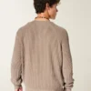 Sweter z pranym dekoltem w serek Sweter z pranym dekoltem w serek