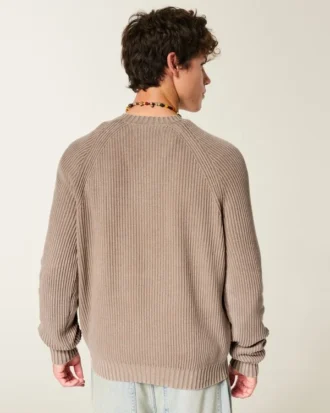 Sweter z pranym dekoltem w serek