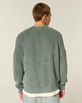 Sweter z pranym dekoltem w serek
