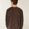 Sweter z pranym dekoltem w serek Sweter z pranym dekoltem w serek
