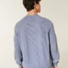 Sweter z pranym dekoltem w serek Sweter z pranym dekoltem w serek