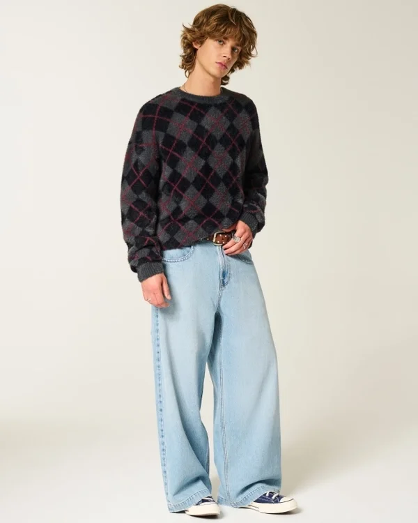 Sweter z puszystym wykończeniem Sweter z puszystym wykończeniem