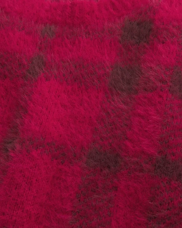 Sweter z puszystym wykończeniem Sweter z puszystym wykończeniem