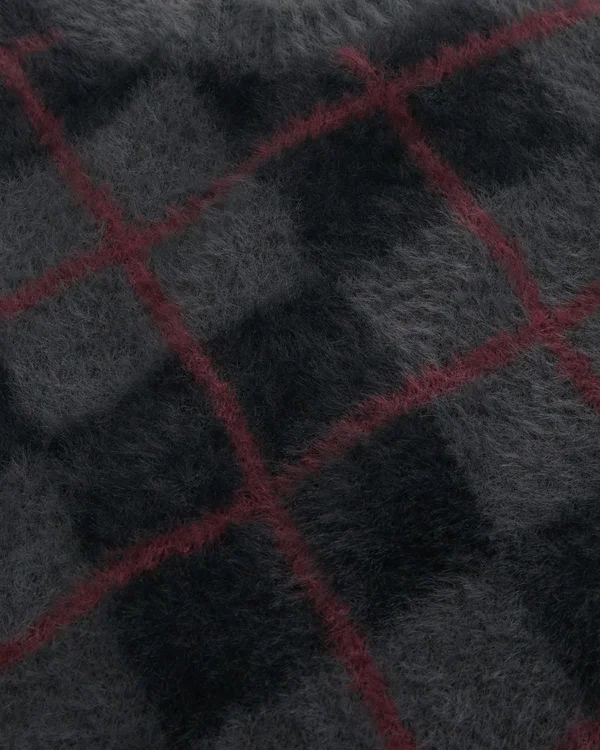 Sweter z puszystym wykończeniem Sweter z puszystym wykończeniem